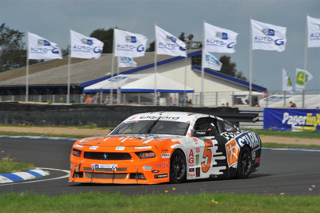 Det blev til en ny titel for Casper Elgaard i Auto-G Danish Thundersport Championship, da Yokohama DM-Finalen blev kørt på FDM Jyllandsringen
(Foto: Morten Alstrup)